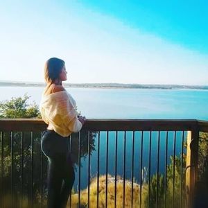 Meet your Posher, Leslie